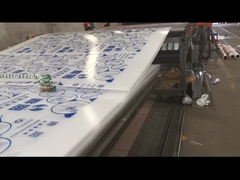 Folha de policarbonato resistente e leve para fácil manuseio e instalação