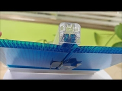 Folha de policarbonato com fecho em U de favo de mel