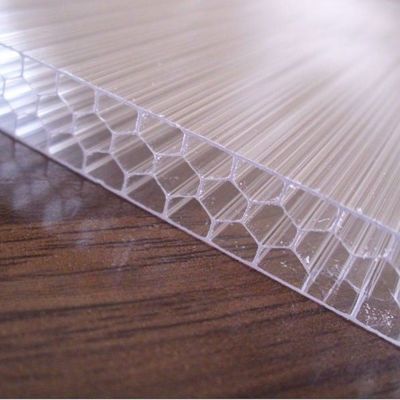 Folha oca de policarbonato de favo de mel de 8 mm a 12 mm para isolamento térmico e proteção UV superiores