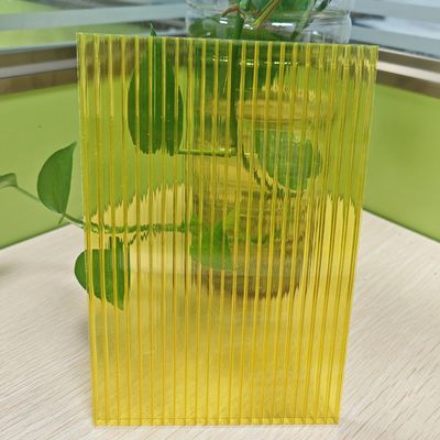 Resistente a intempéries Resistente a impactos Amarelo 4 mm PC Folha oca Material de alto desempenho para construção industrial