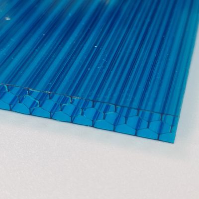 2.1m*5.8m espessura 10mm Folha de favo de mel de policarbonato azul versátil Material de alto desempenho para estruturas e decorações