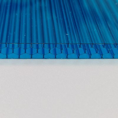 Folha de favo de mel de policarbonato azul de 10 mm Dimensões e cores personalizáveis para atender às necessidades do projeto