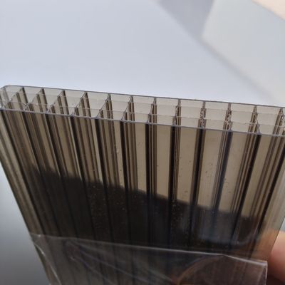 Folhas ocas de PC de quatro camadas coloridas e personalizáveis, altamente resistentes à construção contra fortes raios de sol