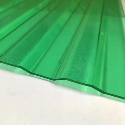 Chapas de ondas de policarbonato translúcidas e difusoras de luz para iluminação natural e protecção contra intempéries