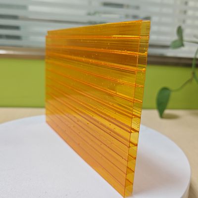 Chapa Oca de Policarbonato Laranja: Material de Cobertura Perfeito para Agricultura e Indústria