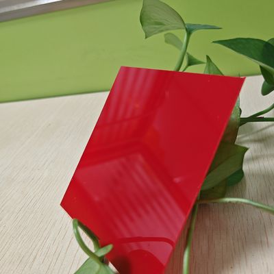 Chapa sólida de policarbonato vermelho translúcido opaco com revestimento UV opcional Durabilidade duradoura e resistência às intempéries para caixa de luz