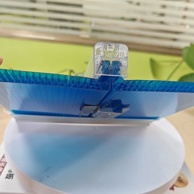 Bom preço. Folha de policarbonato com fecho U-Lock - telhado leve e resistente a impactos on-line