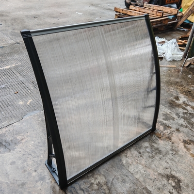 Toldo de Policarbonato com Painel Dividido e Estrutura de Plástico DIY