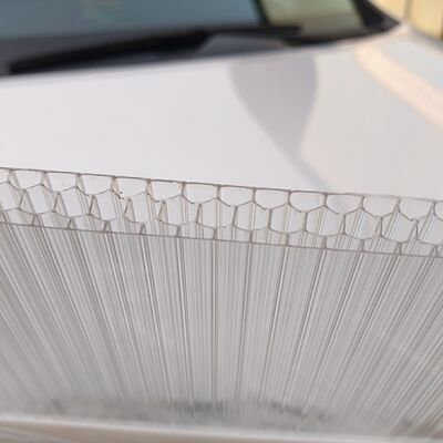 Bom preço. Clear Blue Green Bronze 6mm to 16mm Honeycomb Polycarbonate Sheet Lightweight High Strength and Excellent Structural Performance for Roofing on-line